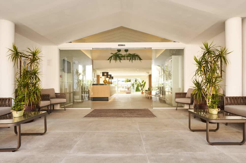 فندق وشقق هوبوزا فيلاكونتشا - Port de Pollença - ردهة