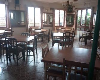 Holiday Guest House - Maiyuni - Restaurante
