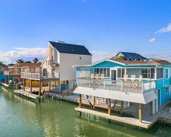 Canal Front Home with Private Pool & Boat Slip - Jamaica Beach - Building