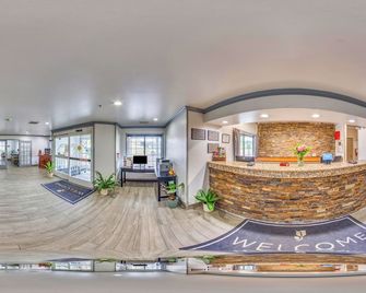 Country Inn & Suites by Radisson Grand Rapids Air - Cascade - Salónek