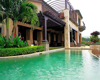 Cr Luxury Los Sueños Condos - Jacó - Pool