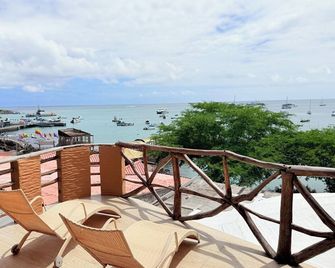Hotel y Restaurante Miconia - Puerto Baquerizo Moreno - Balkon