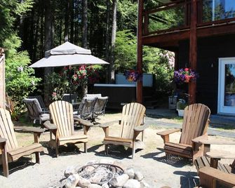 Ucluelet/Ocean/King Cove Suite - hot tub access - Ucluelet - Innenhof