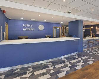 Travelodge Manchester Ancoats - Manchester - Front desk