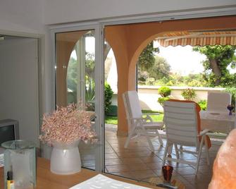 Exclusive Apartment near the Beach,Zrce,Sea View,Garden with Barbecue,Parking - Gajac - Patio