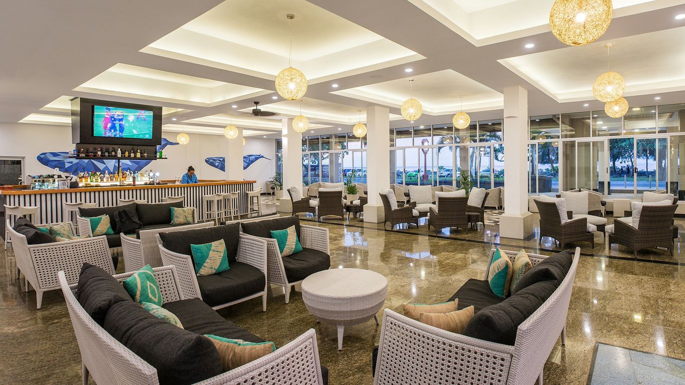 Tanoa International Dateline Hotel