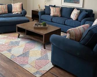 Great access to everything you will need - Georgetown - Living room