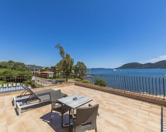 أوتل شيجارا - بورتو-فيكيو - شرفة