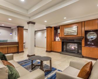 Fairfield Inn & Suites by Marriott Madison East - Madison - Living room