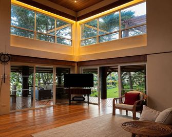 The Shore at San Remigio - San Remigio - Lobby