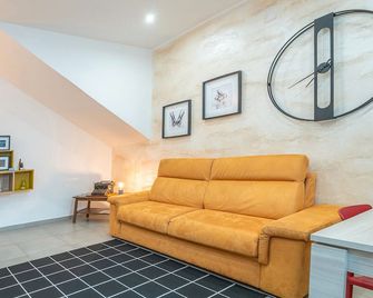 La Casa Di Eva in Via Nizza - Siracuza - Sufragerie