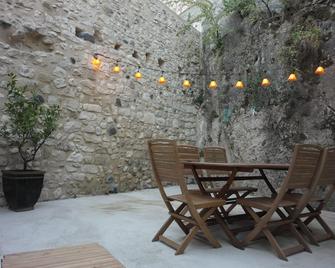 Village house with small inner courtyard - Viviers - Patio