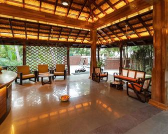 Rvr Sarovar Portico Dindi - Pālakollu - Lobby