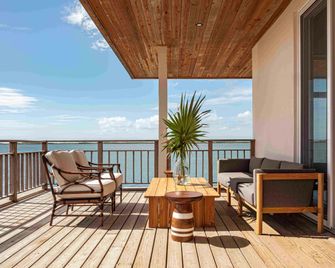 Itz'ana Resort & Residences - Seine Bight Village - Balkong