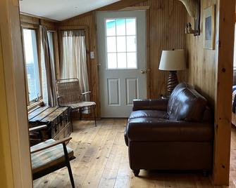 Spacious Cottage Overlooking Lake Huron #2 - Applegate - Living room