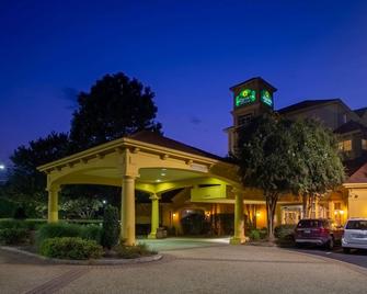 La Quinta Inn & Suites by Wyndham Charlotte Airport South - Charlotte - Bina