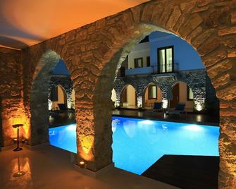 Saraya - יאליקבאק - בריכה