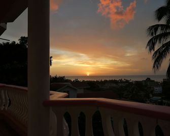 Louislyn Apartments - Portsmouth - Balkon