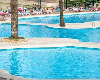 Hotel Club Cala Romani - Cales de Mallorca - Pool