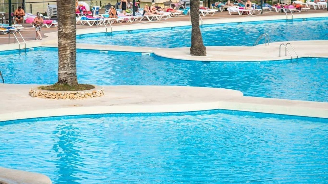 Hotel Club Cala Romani