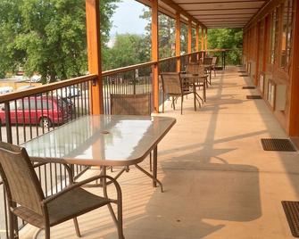 Cariboo Lodge - Clinton - Balkon