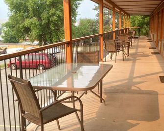 Cariboo Lodge - Clinton - Balkon