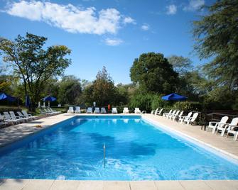 Howard Johnson by Wyndham, Villa General Belgrano - Villa General Belgrano - Pool