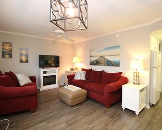 Great Ocnj Condo Overlooking 9th & Boardwalk - Ocean City - Living room