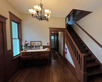 The Pearl Inn Bed and Breakfast - Ilwaco - Schodiště