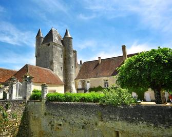 Domaine de Matounet Gîte de charme 8 pers Piscine Château de laLoire. - Loches - Building