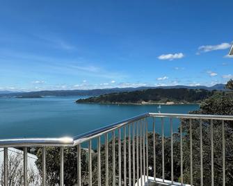 Super large seaview house - Wellington - Balcony