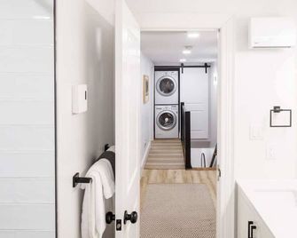 Luxury - King Bed - Downtown - Charlottetown