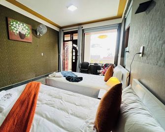Royal Hotel And Spa - Hội An - Schlafzimmer