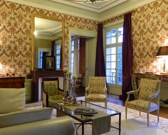 Come and experience the Unique and the Wonderful at the Château du Breuil. - Monts - Salon