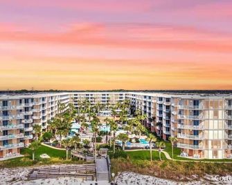 Waterscape B422 - Ocean and Pool Views - Free Beach Service - Fort Walton Beach