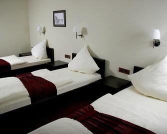 Hotel Hamburg - Skopje - Kamar Tidur
