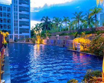 Sanya Kangte Wangfu Conference Resort (Sanya High-speed Railway Station) - Tam Á - Bể bơi