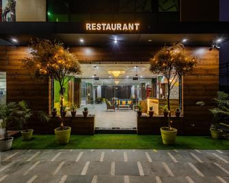 Hotel Brij Royal Heritage , Vrindavan - Vrindavan - Restaurant