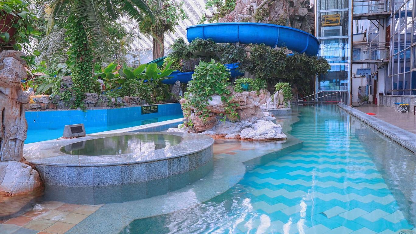 Longmai Hotspring Village