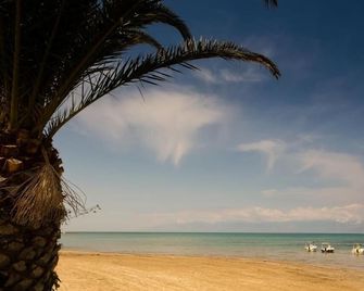 Paradise Village - Roda - Strand