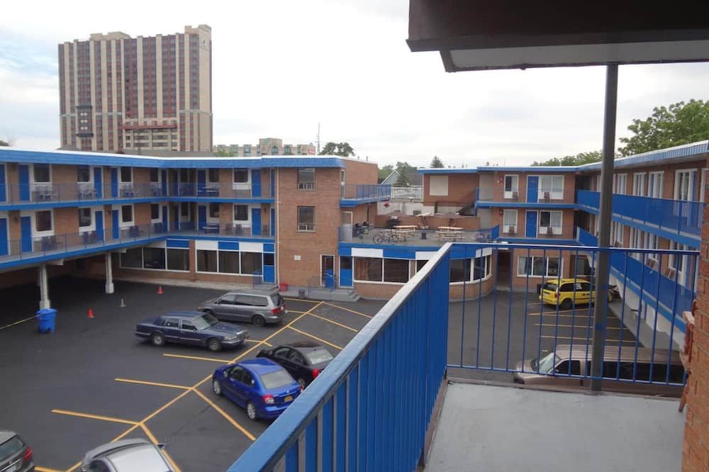 Balcony view of Empress Inn And Suites By The Falls