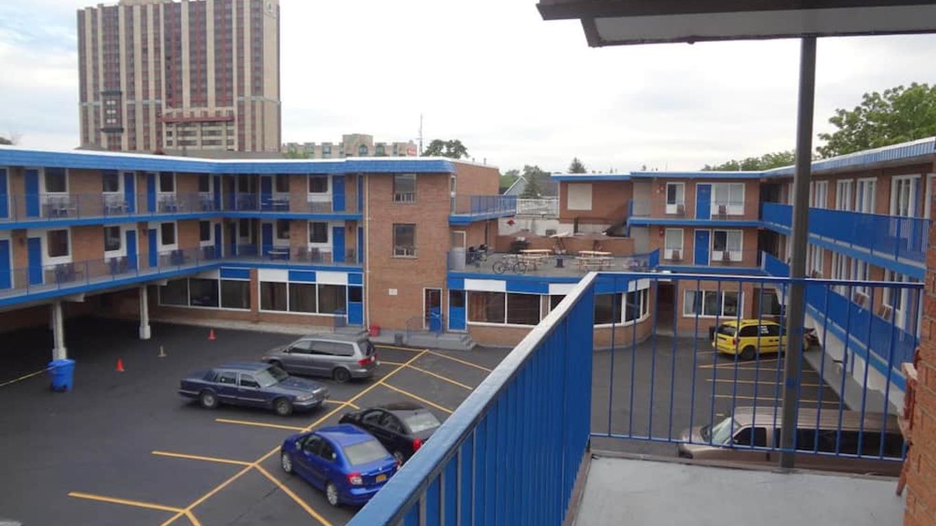 Empress Inn And Suites By The Falls