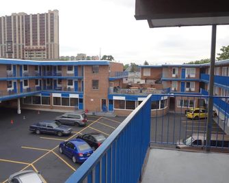 Empress Inn And Suites By The Falls - ניאגרה פולס - מרפסת