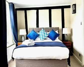 Angel Hotel - Guildford - Bedroom
