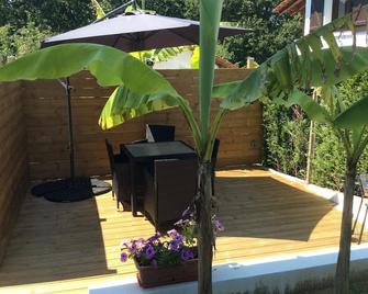 T2 de 33m,2 personnes, terrasse,jardin,proche plage, bayonne,biarritz,capbreton - Tarnos - Patio