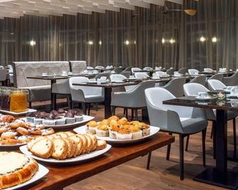 NH Collection Prague - Prague - Dining room