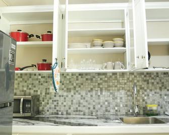 Yhavarees Comfy Oasis 2-Bed Aprt- Central & Secure - Kingston - Kitchen
