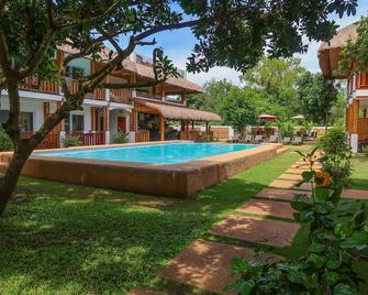 Scent of Green Papaya - Panglao - Pool