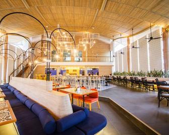 Holiday Style Ao Nang Beach Resort, Krabi - Krabi - Bar