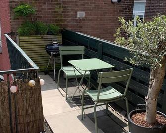 Haarlem sunny appartment 125m2 with terrace and BBQ (max 4 adults / 5 incl kids) - Haarlem